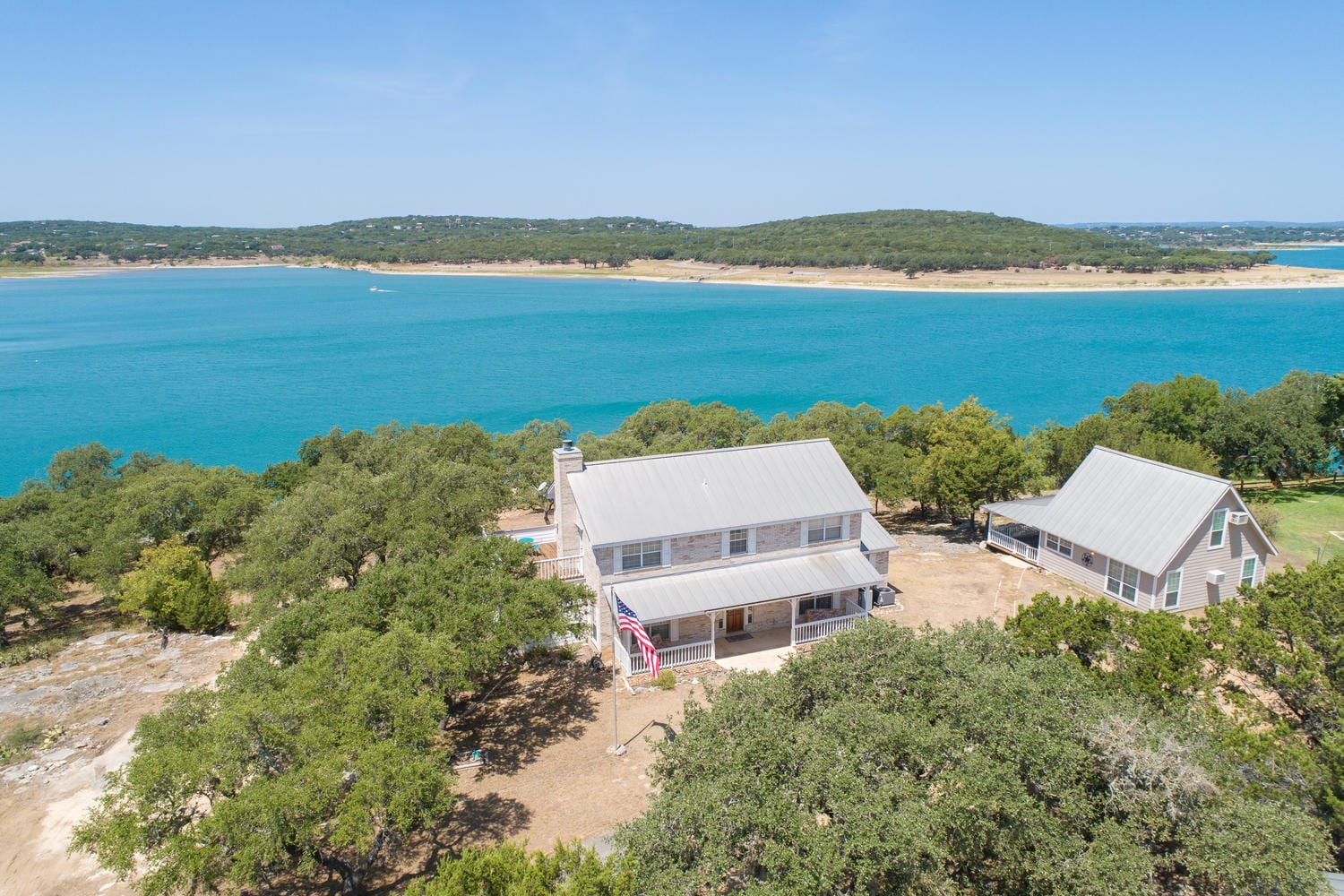 Aerial view of Canyon Lake vacation homes.